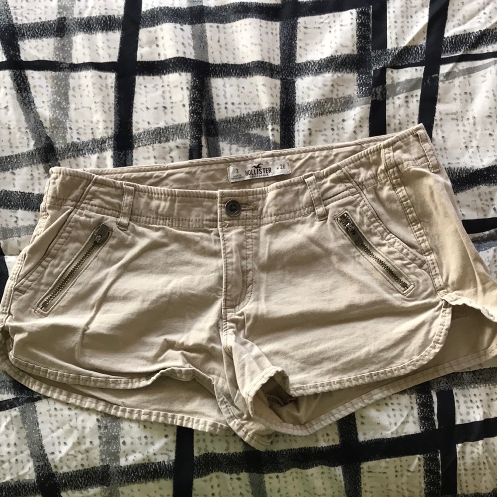 Beige Hollister shorts